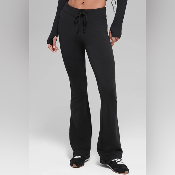 Alo Yoga Sway Bootcut Sweatpant Leggings Black - Picture 2 of 10